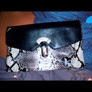 Asking 10.00 for it brand new never used it